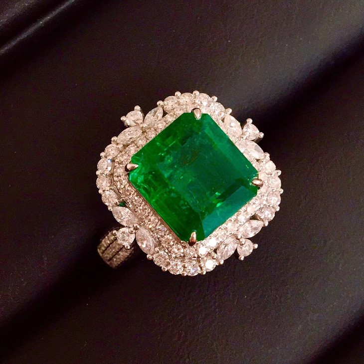 无油祖母绿verdant green3.97克拉18k金天然钻石豪镶重7.