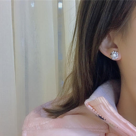 雪花耳钉925半银 白色6-7馒头圆强光微瑕 珍珠耳钉 商品图4