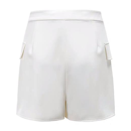 浅金饰扣短裤 商品图3