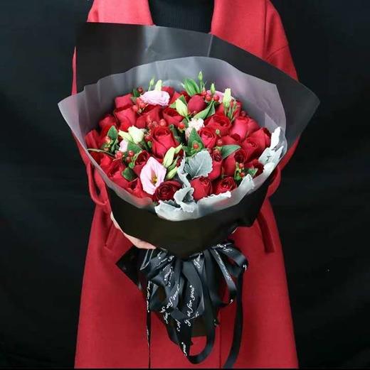 为你钟情      33支红玫瑰，红豆，桔梗搭配(1893) 商品图0