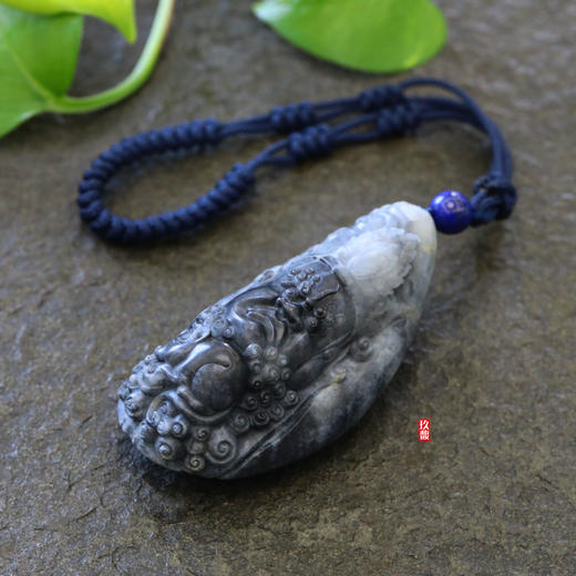 和田玉（青花）独籽手把件--财神（孙有庚）181g 商品图1