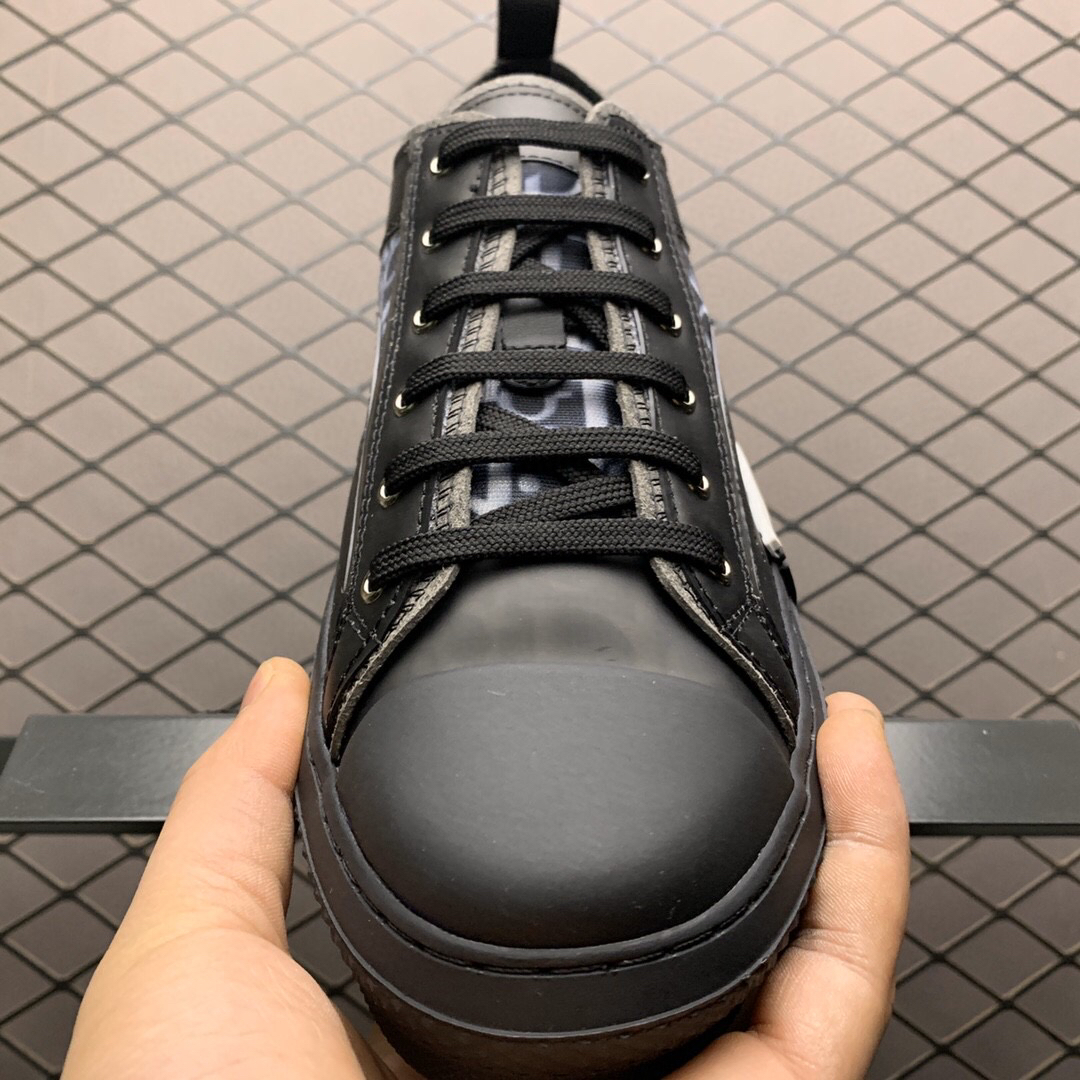 【网红单品】dio kaws 重磅联名春季主流爆款 羊皮贴底拉帮 高端休闲