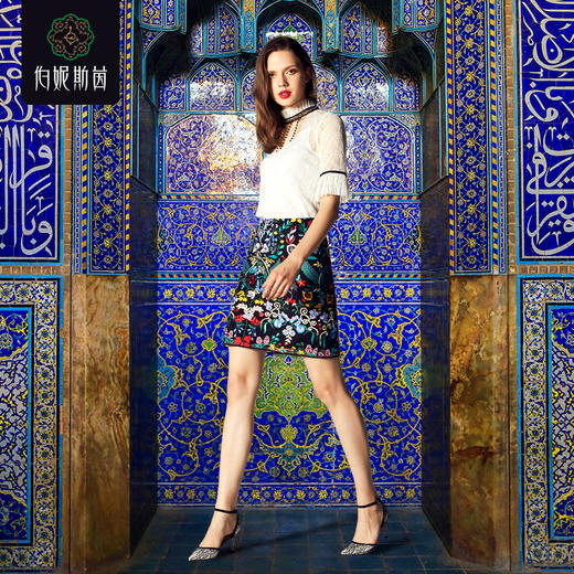 2B6932--黑色半裙--国王的虔诚--《智慧之光--波斯艺术》 商品图0