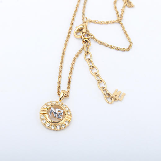 项链.镀金.圆形镂空莱茵石镶嵌logo吊坠.