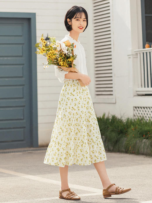 茵曼碎花裙子夏半身裙2020新款小雏菊印花裙中长裙a字裙显瘦高腰