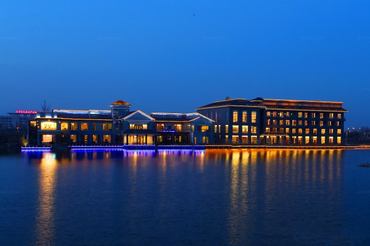 无锡专拍--花开成海,好玩好看的休闲两日游--荷兰花海 半岛温泉酒店