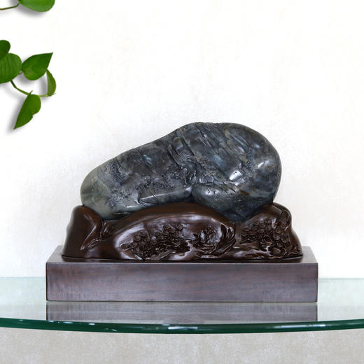 和田玉（青花）独籽摆件--清露滴幽林（孙有庚）3630g 商品图1