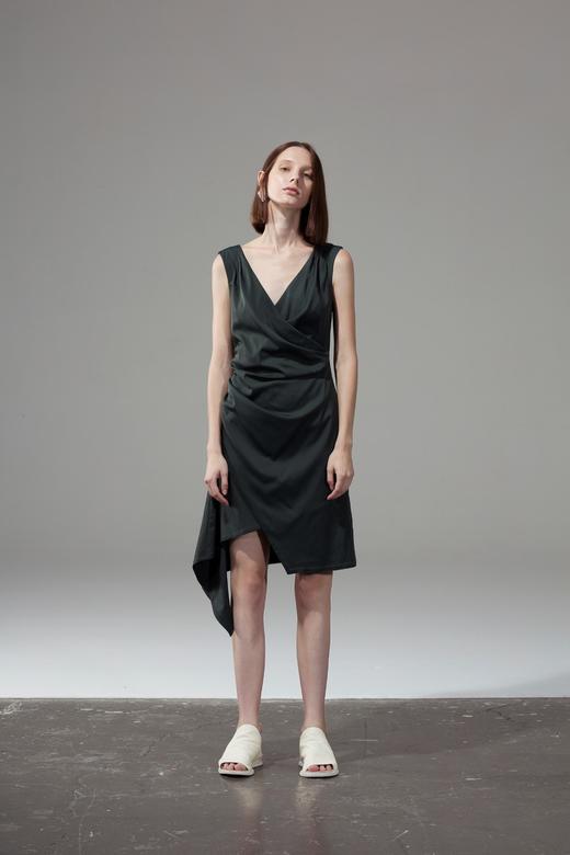 不对称下摆褶皱连衣裙 商品图0