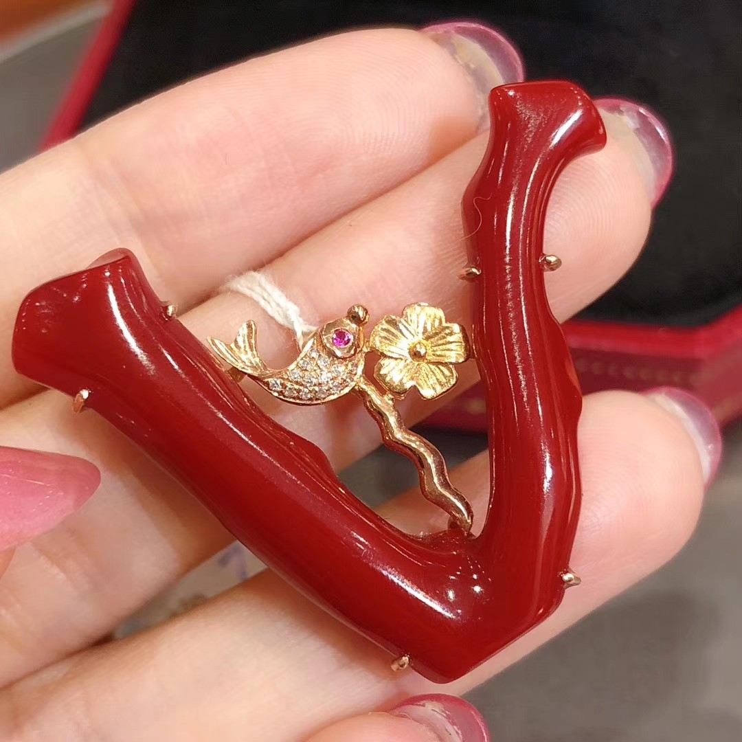 【精品牛血红吊坠】精品无暇高品质日本aka牛血红珊瑚树枝吊坠,18k金