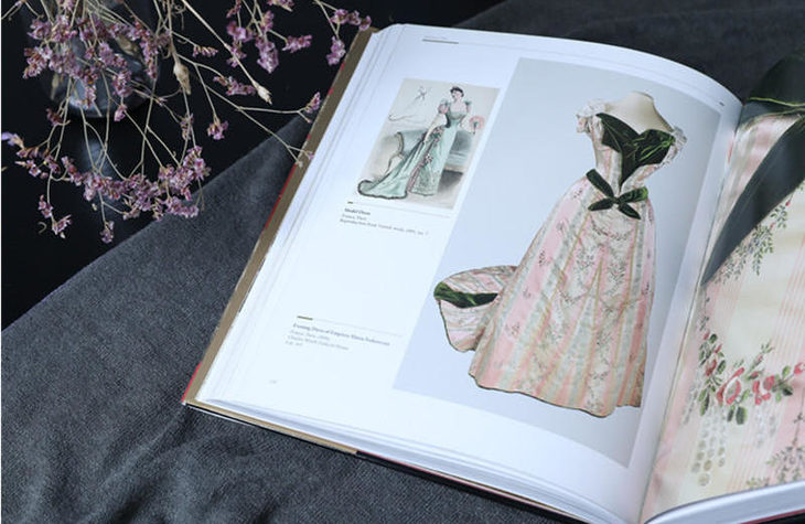 《俄罗斯辉煌:俄罗斯宫廷的奢华时尚》(Russian Splendor: Sumptuous Fashions of