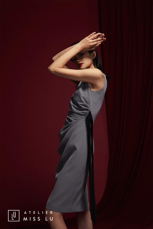 AtelierMissLu /Jacline-高级气质灰色系带抽褶连身裙 商品图4