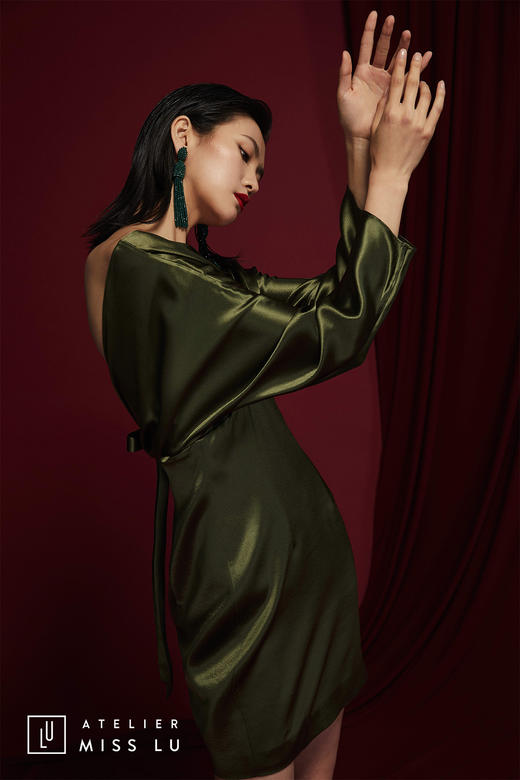 AtelierMissLu /Perez-月光绿褶皱V领露背连身裙 商品图3