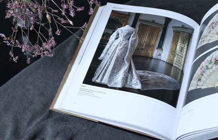 《俄罗斯辉煌:俄罗斯宫廷的奢华时尚》(Russian Splendor: Sumptuous Fashions of