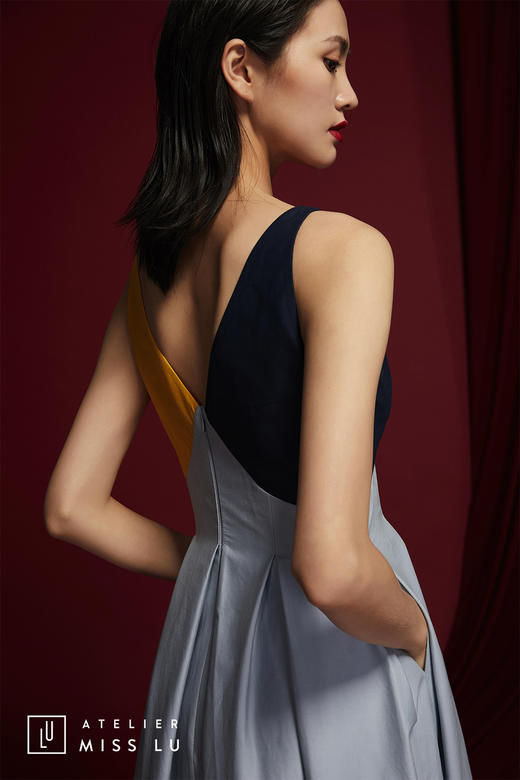 AtelierMissLu /Villa-拼色褶皱无袖连身裙 商品图1