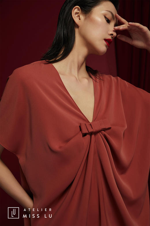 AtelierMissLu /Martin-肉桂橘V领蝴蝶结褶皱连身裙 商品图2