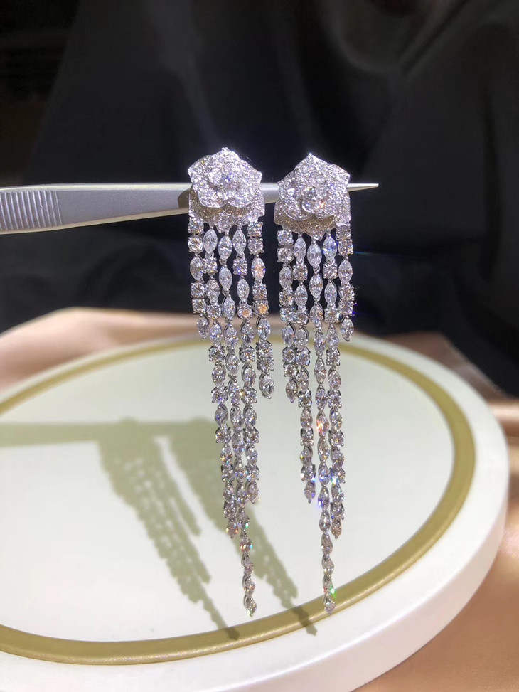 【大牌款钻石耳环 】18k马眼钻石流疏款钻石耳坠! 总重:18.