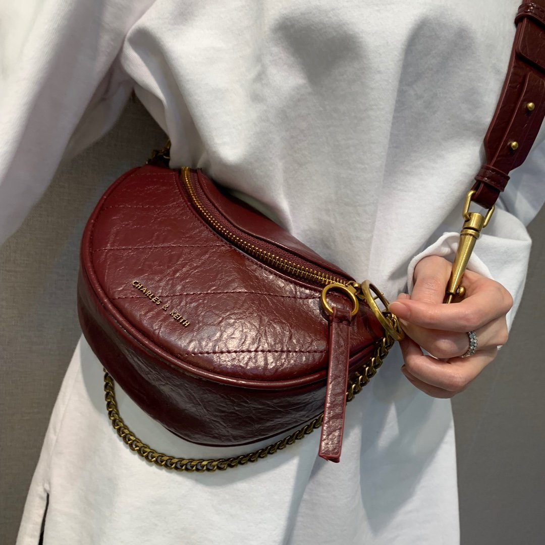 小ck斜跨腰包小号