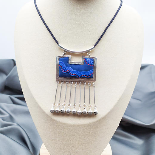 水仙马尾绣·苗银前程似锦吊坠