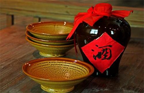 浓香型白酒的窖香到底是什么味道？