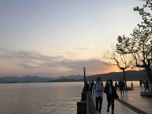 德炆啦啦商品-勿动 商品图0