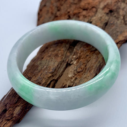 派瑞翡翠 翡翠手镯 糯种 绿色 商品图3