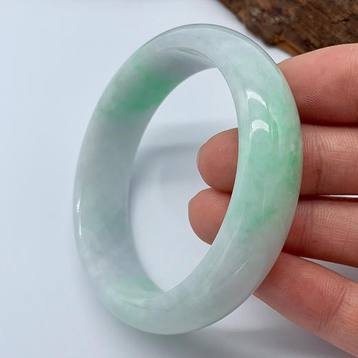 派瑞翡翠 翡翠手镯 糯种 绿色 商品图2