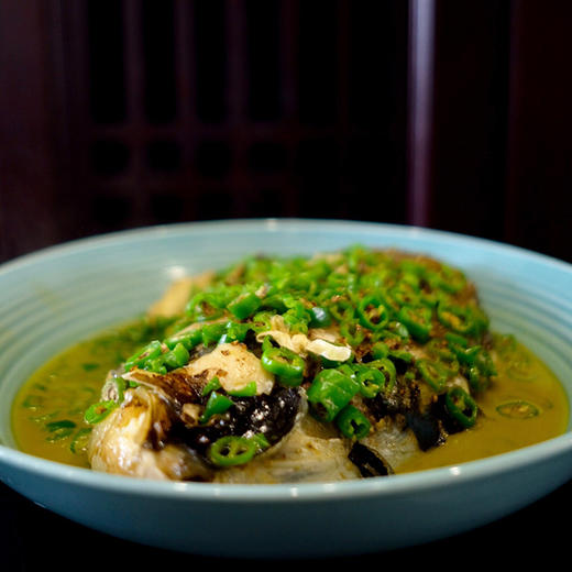 速冻鳙鱼头(送酸菜一包) 商品图1