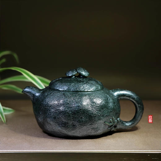 和田玉（墨碧）玉壶--供春壶（宋鸣放6679）361.3g 商品图0