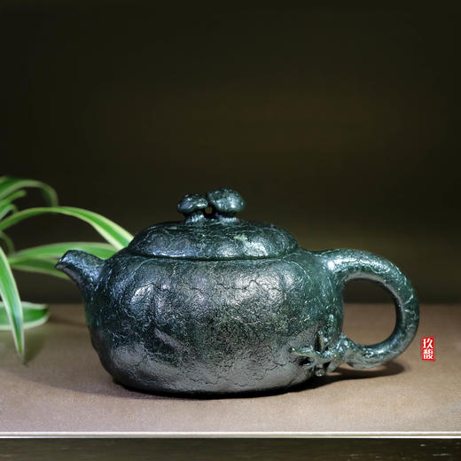 和田玉（墨碧）玉壶--供春壶（宋鸣放6689）370.16g 商品图0