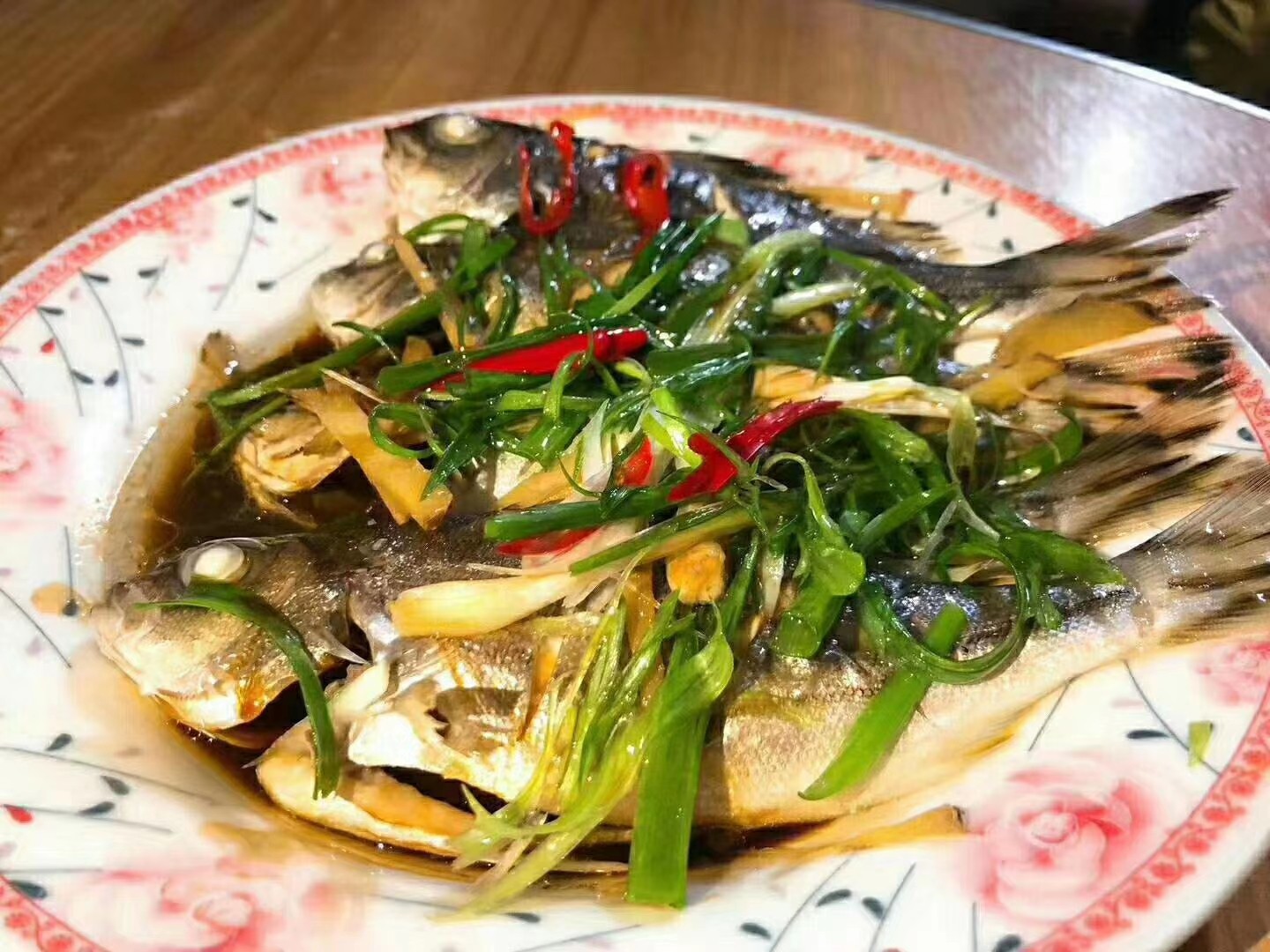 野生三線魚也叫斑豬魚是潮汕地區著名的好魚營養價值高當天現捕現發殺