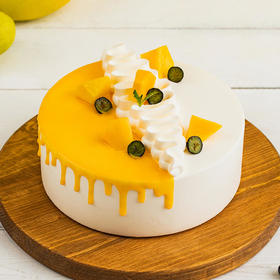 【海盐芒芒蛋糕】香甜芒果淋面搭配酥脆海盐，加上多汁芒果肉，清甜爽口