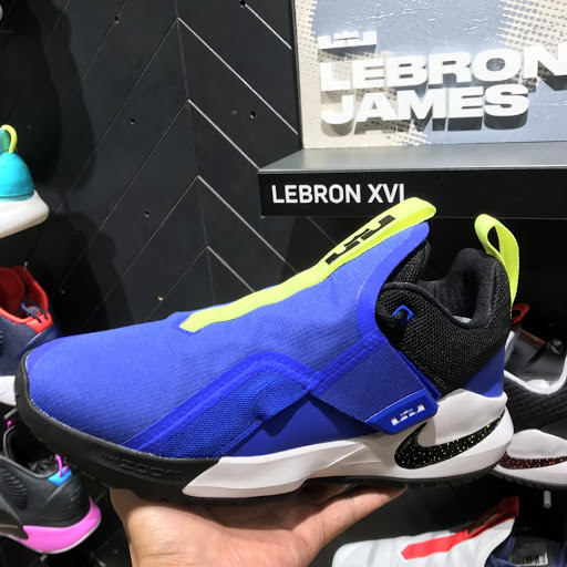 耐克5折特惠耐克男詹姆斯使节11代战靴lbj气垫篮球鞋ao2920400