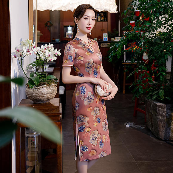 za昙花粉新款圆领修身低开叉仿香云纱旗袍