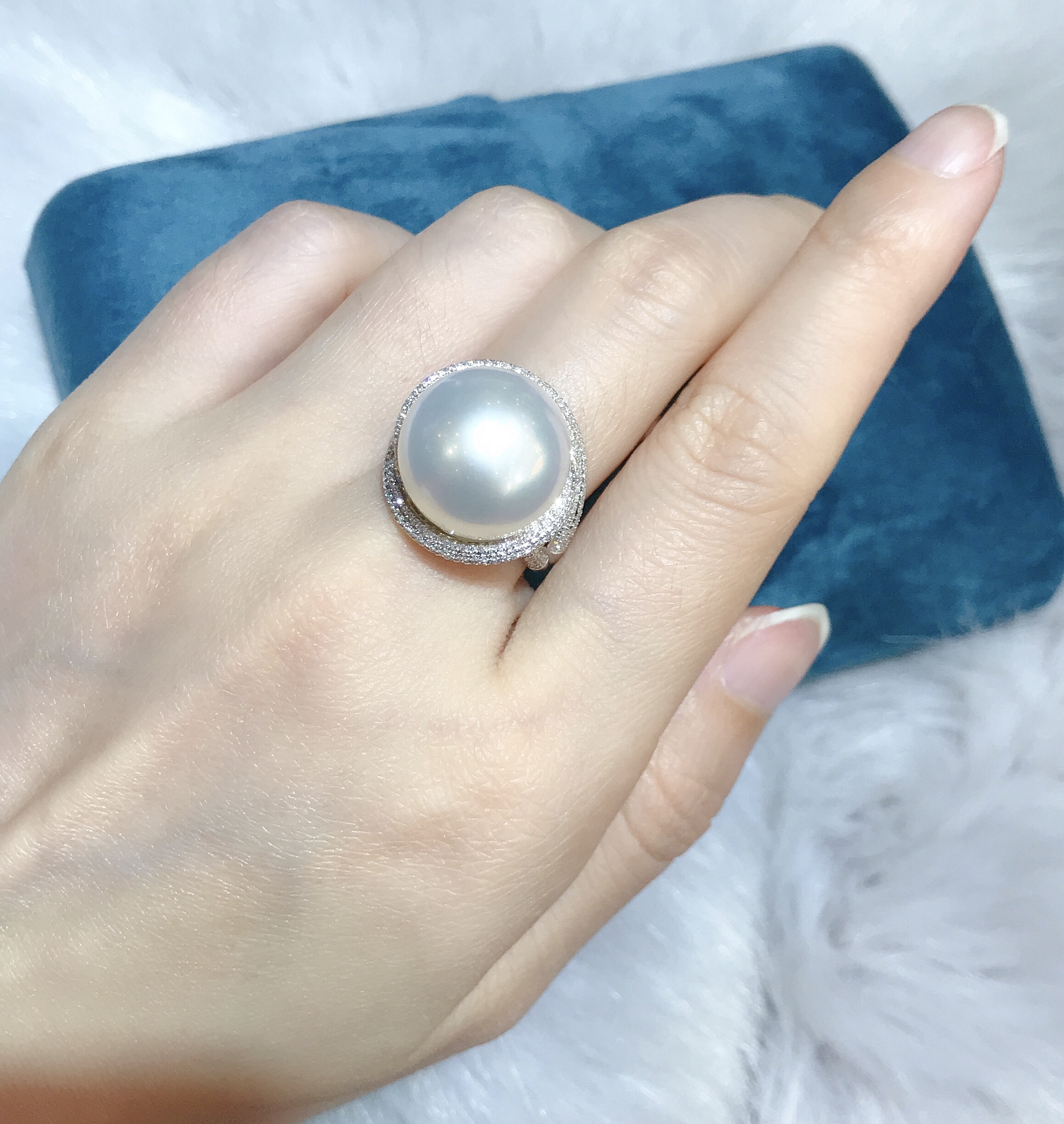 豪华款18k金澳洲白珠戒指,15-16mm澳白珍珠,正圆基本无暇,上手非常