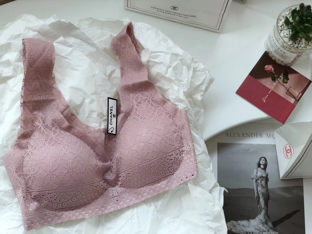 点此购买 香奈儿无痕蕾丝透气裸感文胸 茂144140