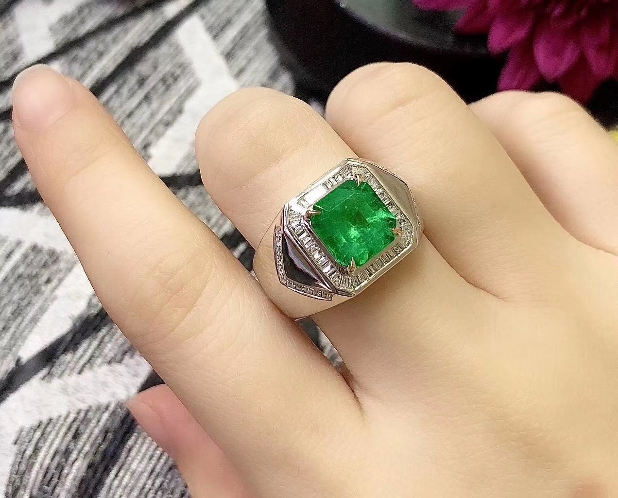 【祖母绿男戒】r~低调奢华18k金镶嵌男戒,哥伦比亚微油,vivid green