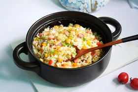 香肠彩椒焖饭