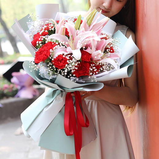 康乃馨百合混搭花束送妈妈老师长辈领导同事生日祝福探望探病母亲节