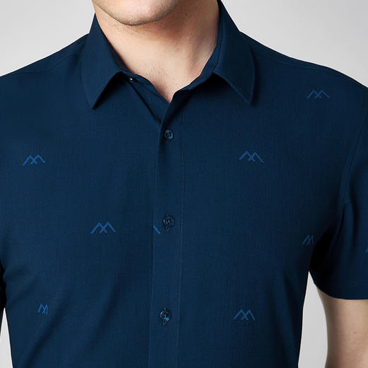 M&D/名盾 夏季新款 男士深色干爽透气商务休闲简约纯色短袖衬衫 商品图3