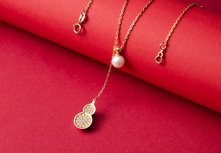 葫芦珍珠项链 │ 葫芦与珍珠一起摇曳于胸前,灵气浑然天成, y字型的