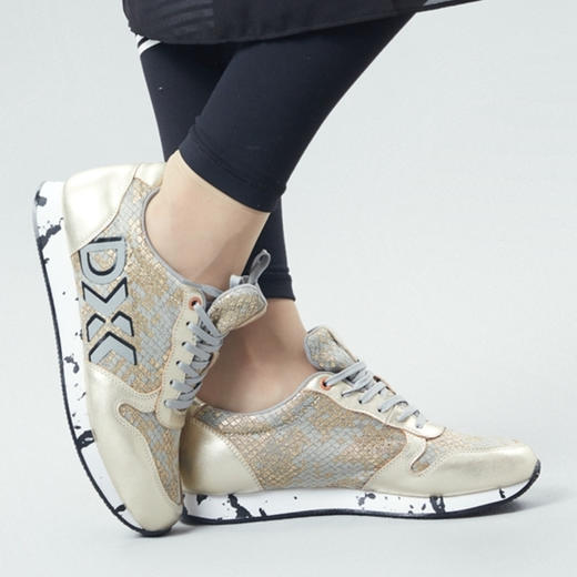 discovery女士休闲鞋 户外女式运动透气时尚防滑休闲鞋dffg92002