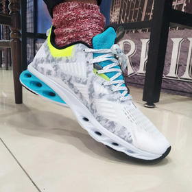 特步520为爱奔跑