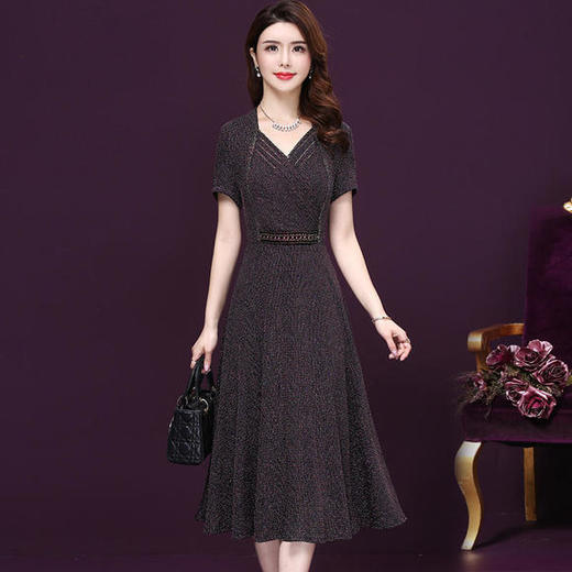 新款阔太太高贵过膝大码有女人味40至50岁的连衣裙