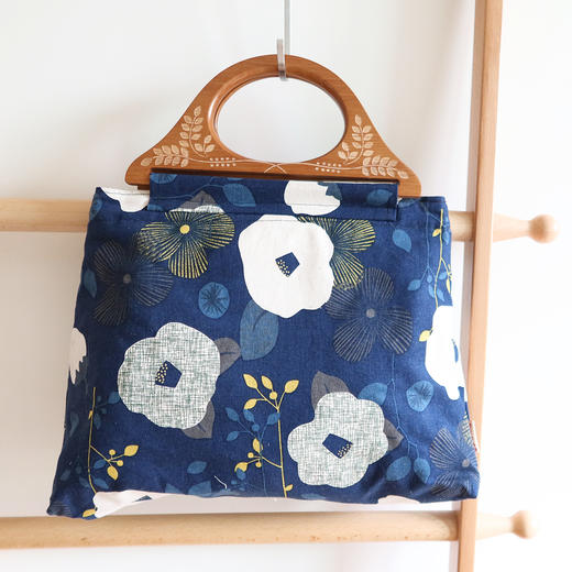 HUJI祤集Embrace手提包插画素雅花朵 商品图1