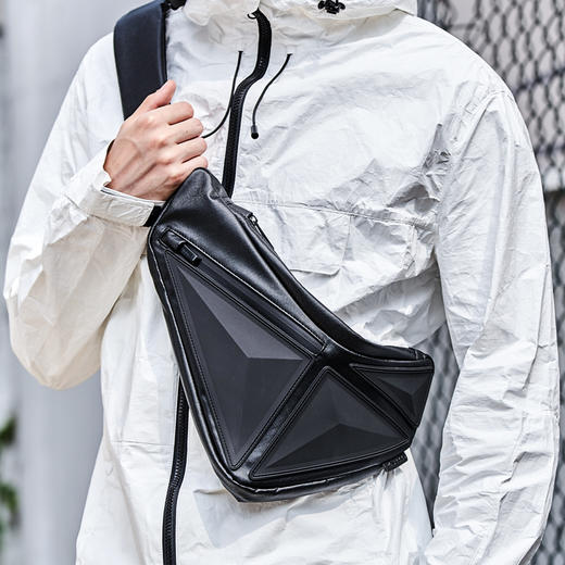 tajezzo机能风斜挎包