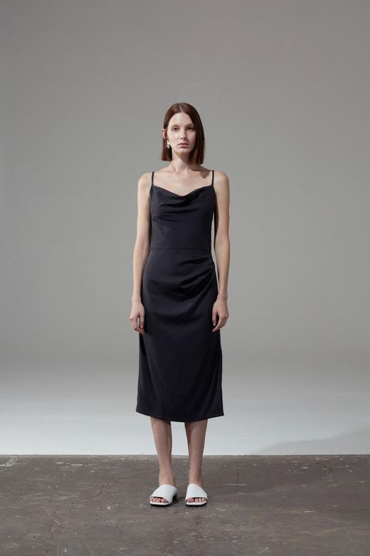 荡领吊带连衣裙 商品图0