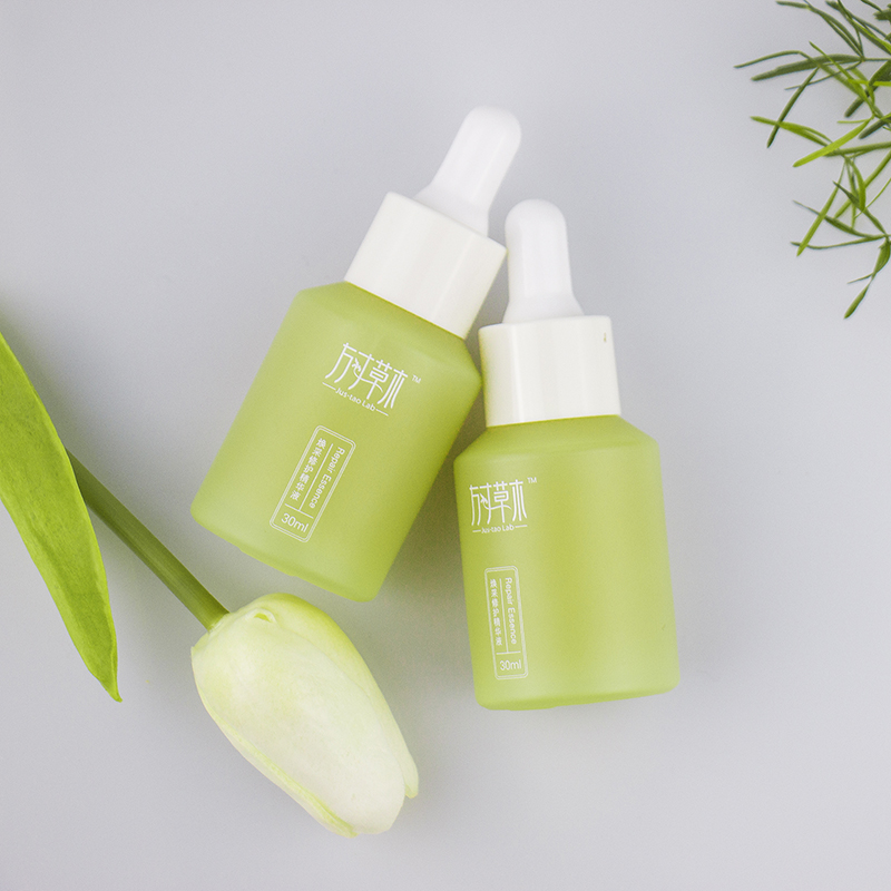 方寸草木回购高赞的小夜瓶精华，构建肌肤抵御力，脆弱肌福音