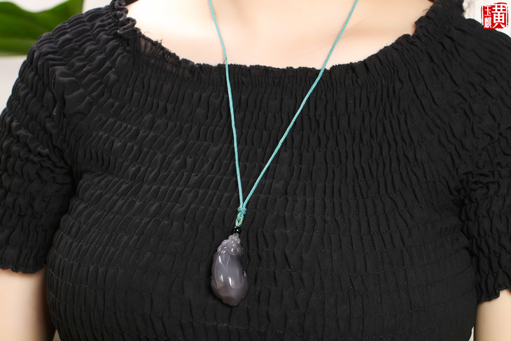 和田玉烟紫玉【貔貅】吊坠