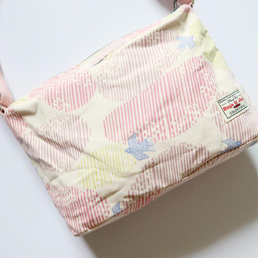 HUGOJIRO中号斜挎包插画燕子一号 商品图2