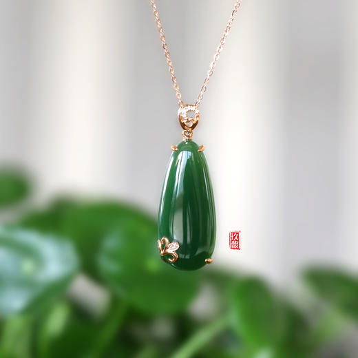 18K玫瑰金和田玉（碧玉）镶钻吊坠--百合   /水滴14*32mm/菠菜绿 商品图0